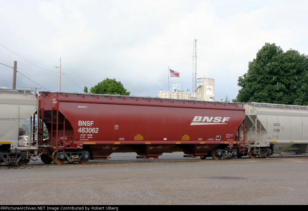 BNSF 483062