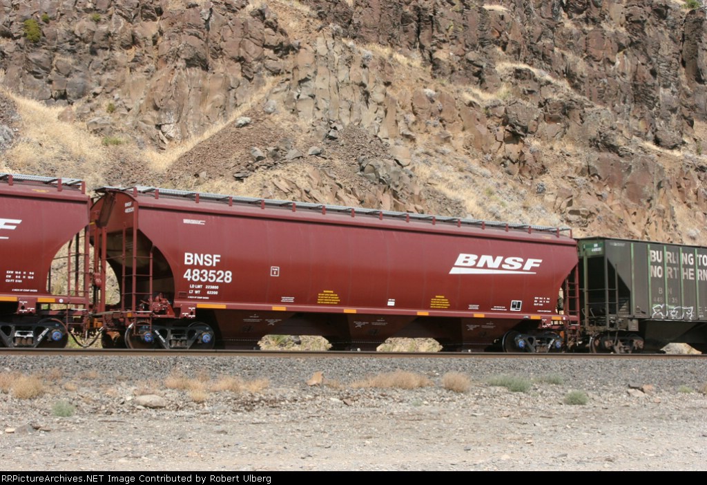 BNSF 483528