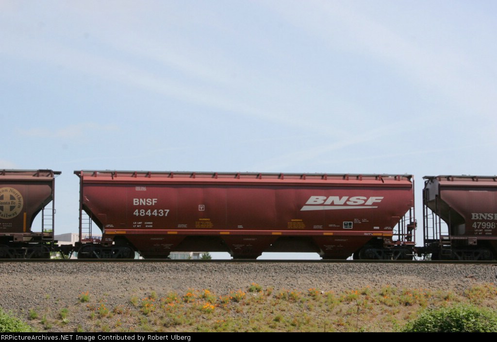 BNSF 484437