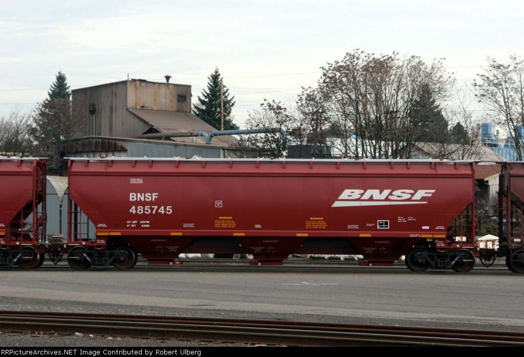 BNSF 485745