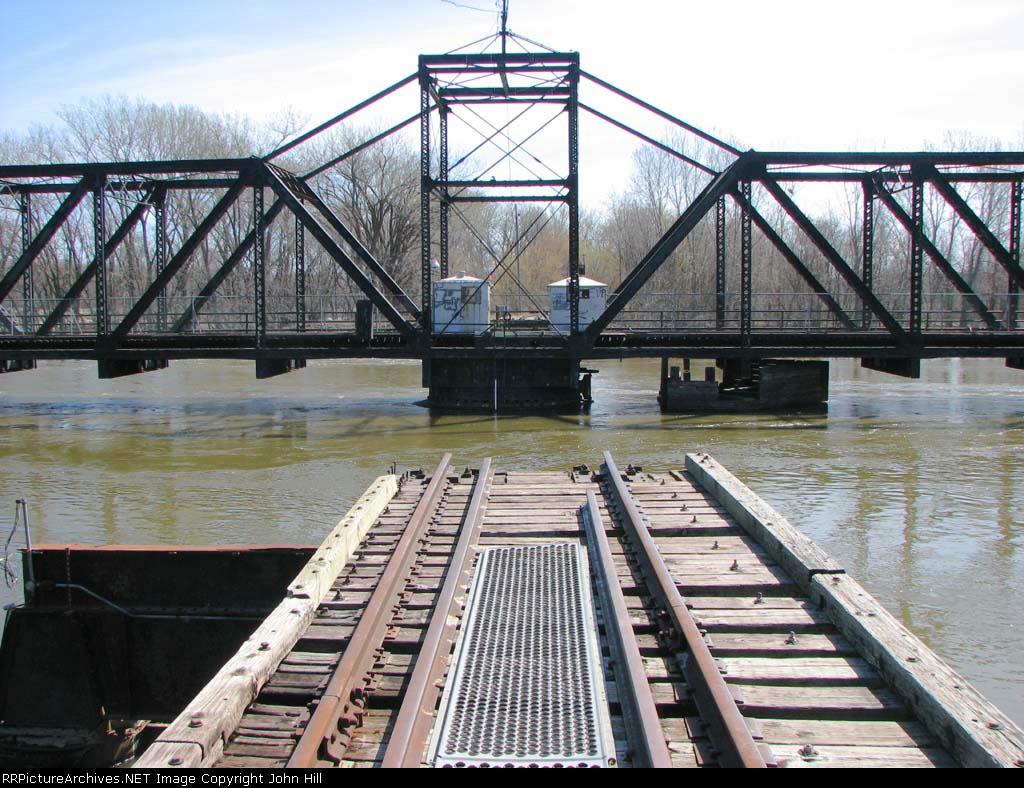 100404043 MN&S Savage Swing Bridge During Spring Flood