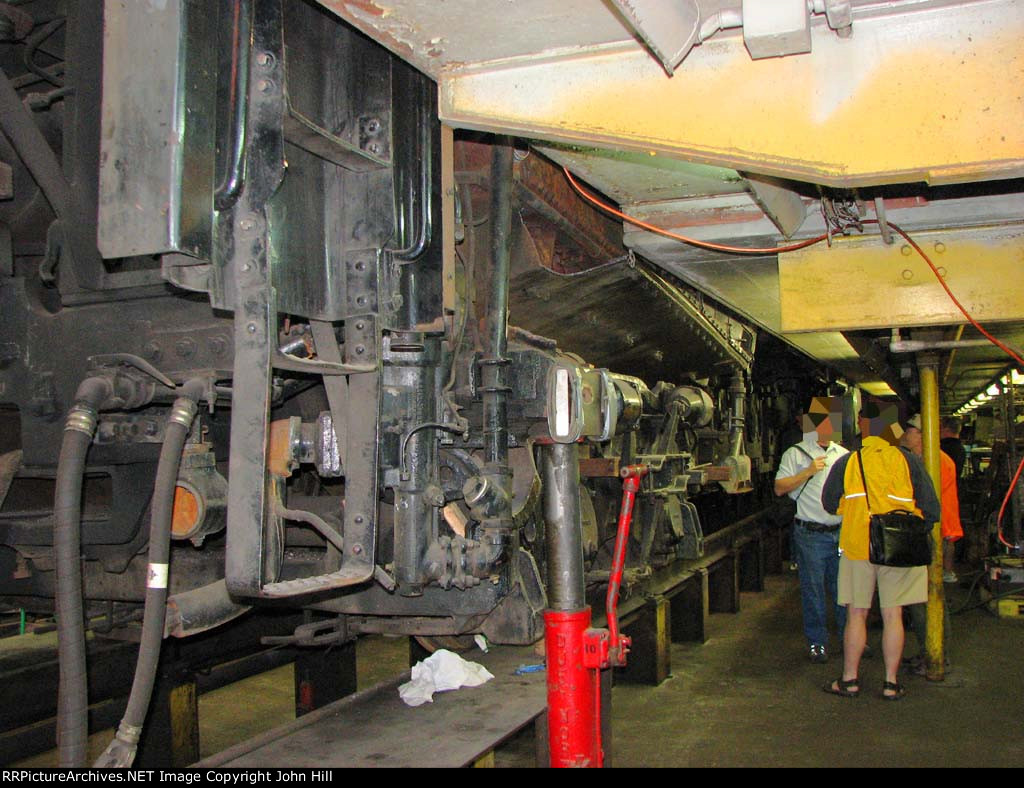 101009043 Open House At MILW 261 Harrison St. Shop