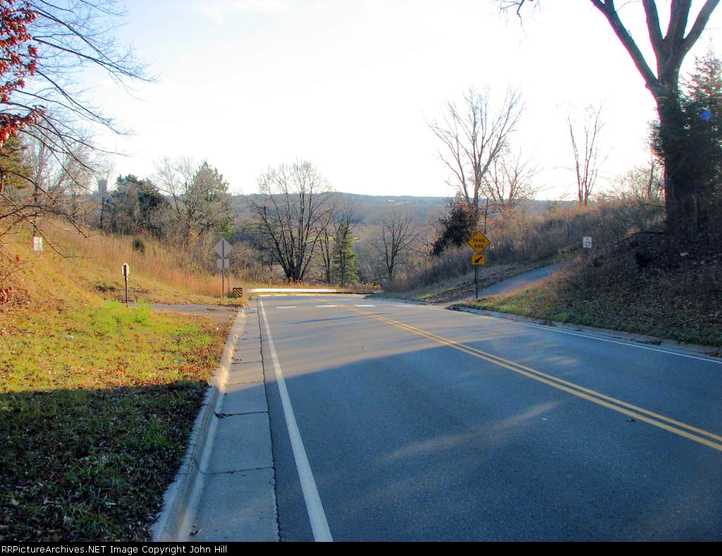 101111142 Site of now-gone C&NW ex-M&StL Chaska Hill bridge over Hwy 101