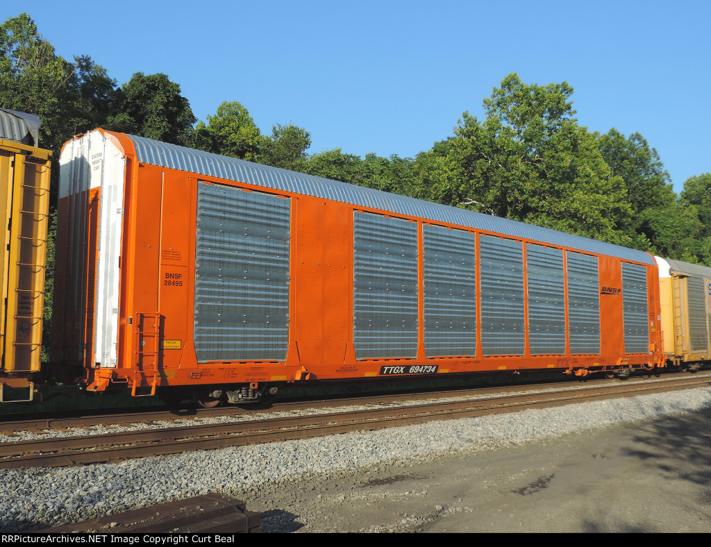 TTGX 694734 - BNSF 28495