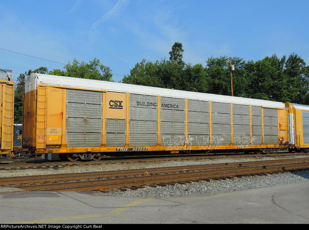 TTGX 963032 - CSX B11722