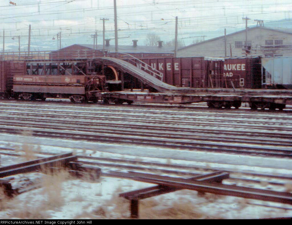 1003-29b Riding the eastbound Amtrak North Coast Hiawatha