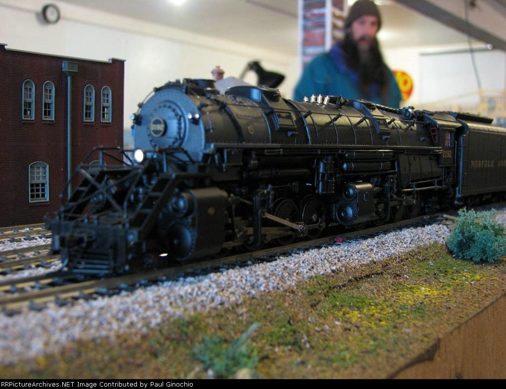 N&W Chesapeake Steam Locomotive in HO Scale