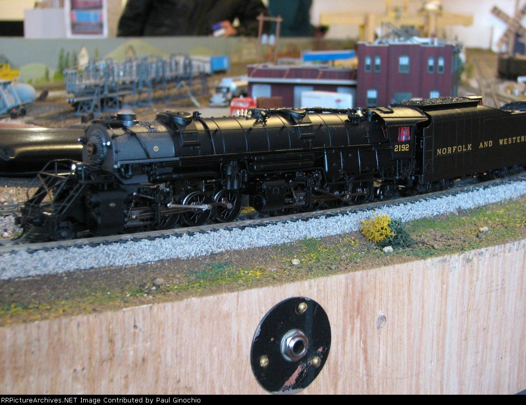 N&W Chesapeake Steam Locomotive in HO Scale