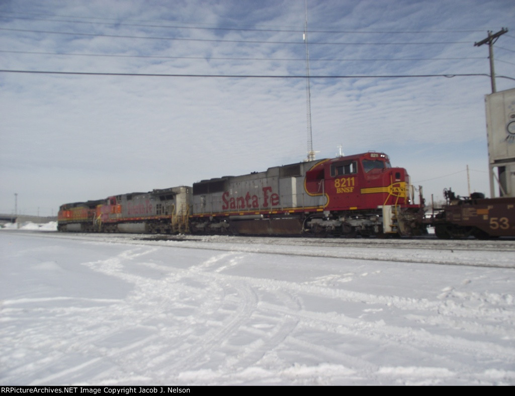 BNSF 8211
