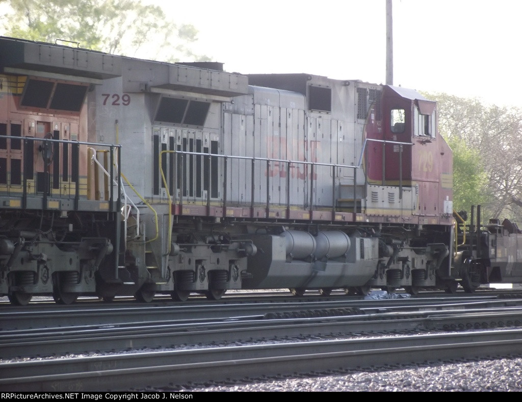 BNSF 729