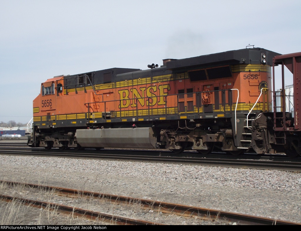 BNSF 5656 (DPU)
