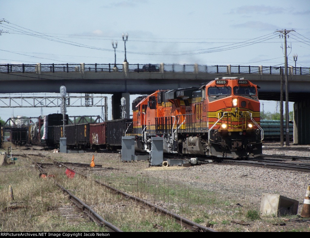 BNSF 4685
