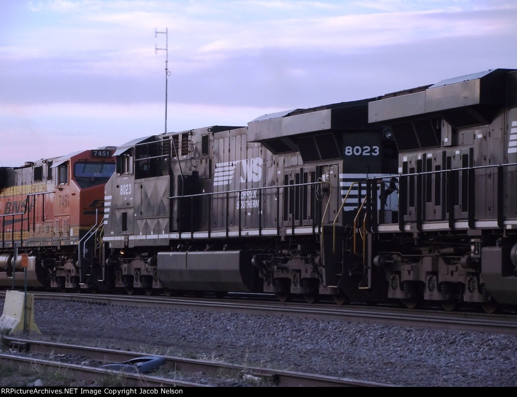 NS 8023