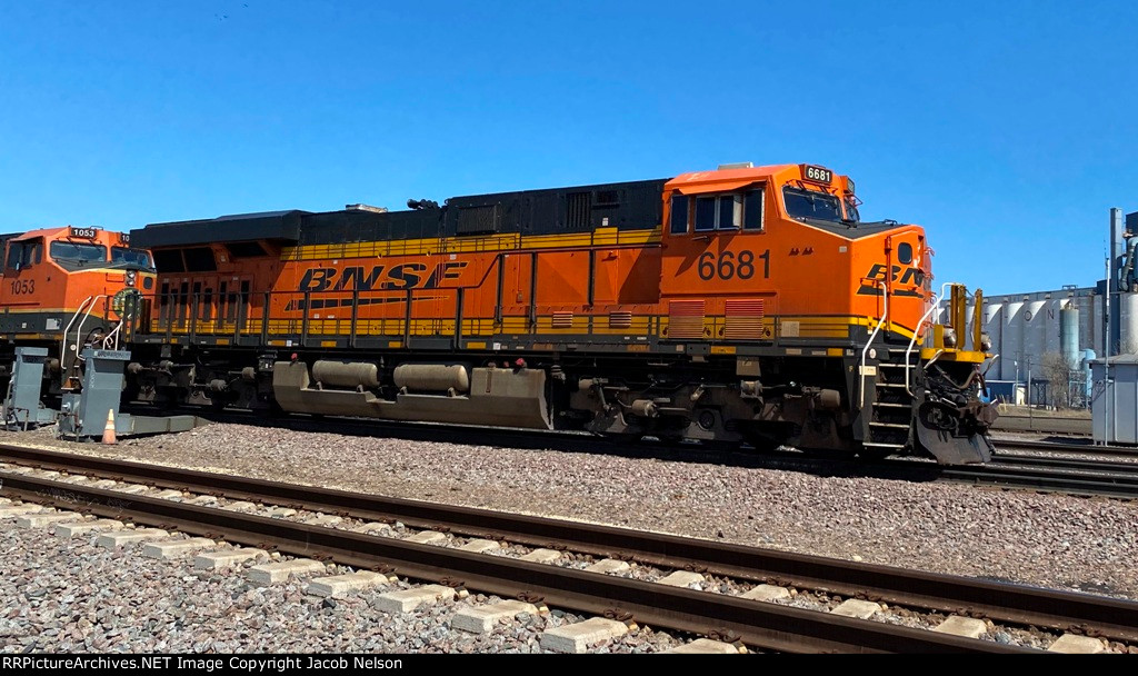 BNSF 6681