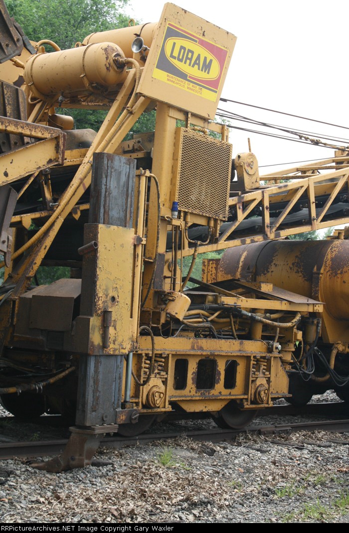 'Cutter' bar & back end of 'main' vehicle. ('drivers side')