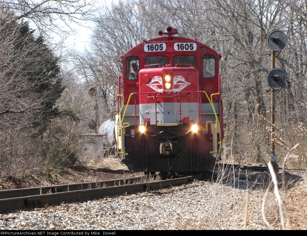 RJ Corman Lead locomotive 1605 at the Sanderson Wye. 