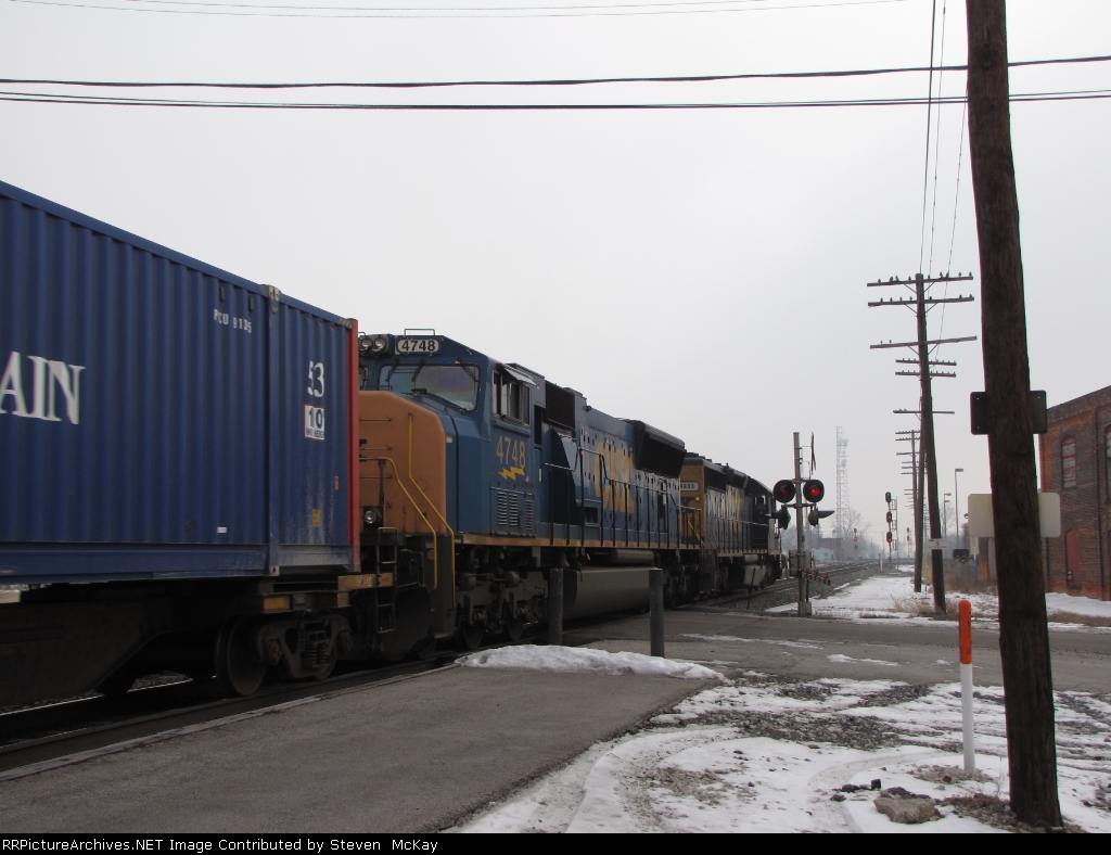 CSX 4748