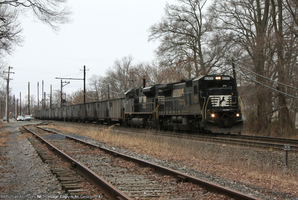 NS 8302 and train Y91