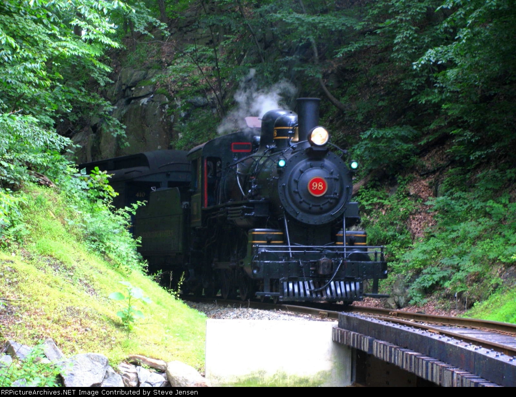 Peaking out of the Rock Cut