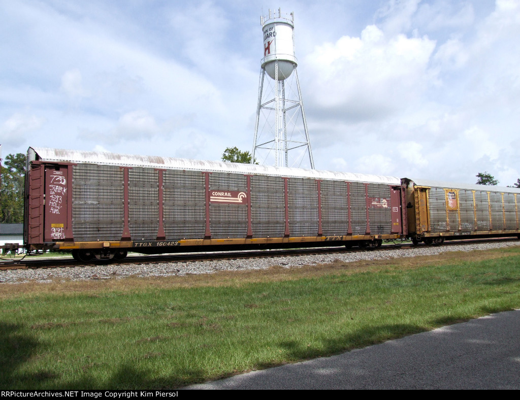TTGX 160423 Autorack "Conrail" on Q458