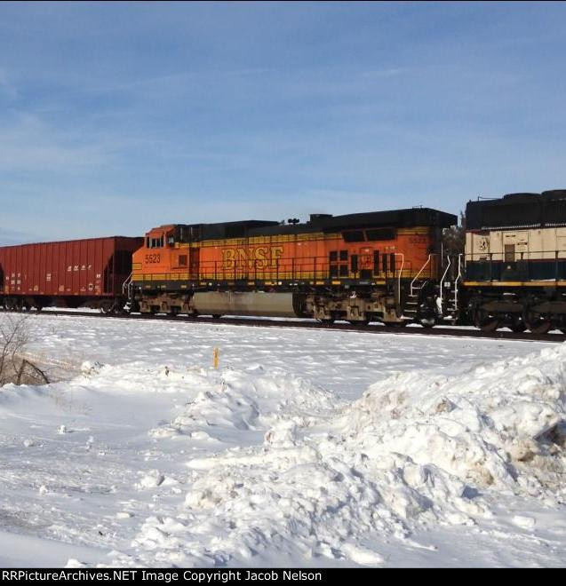 BNSF 5523