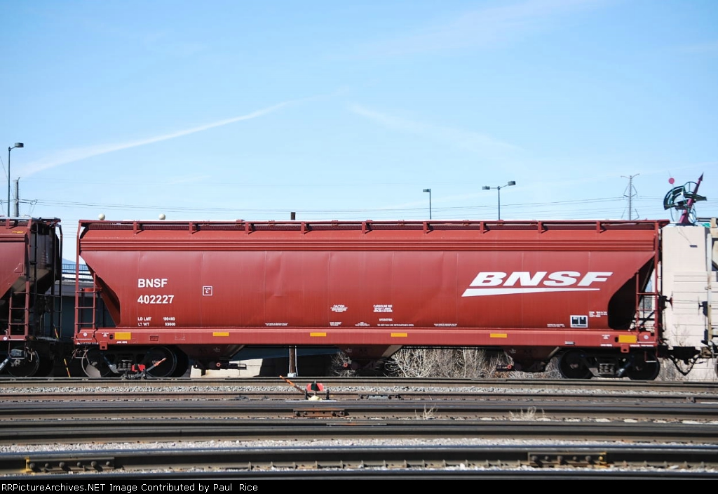 BNSF 402227