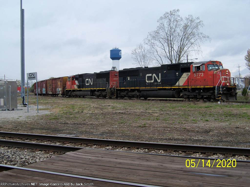 CN 5773 & 5657