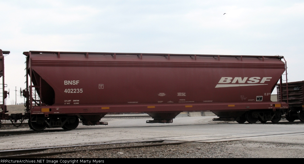 BNSF 402235