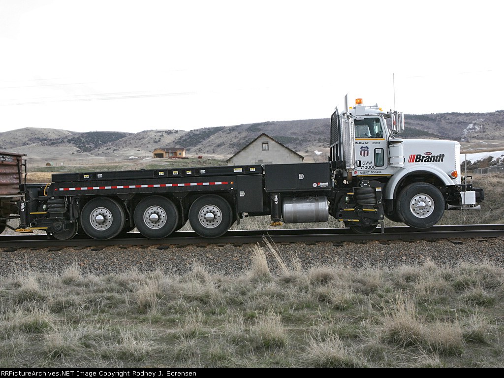 UP 83392 Peterbuilt Hi-Railer