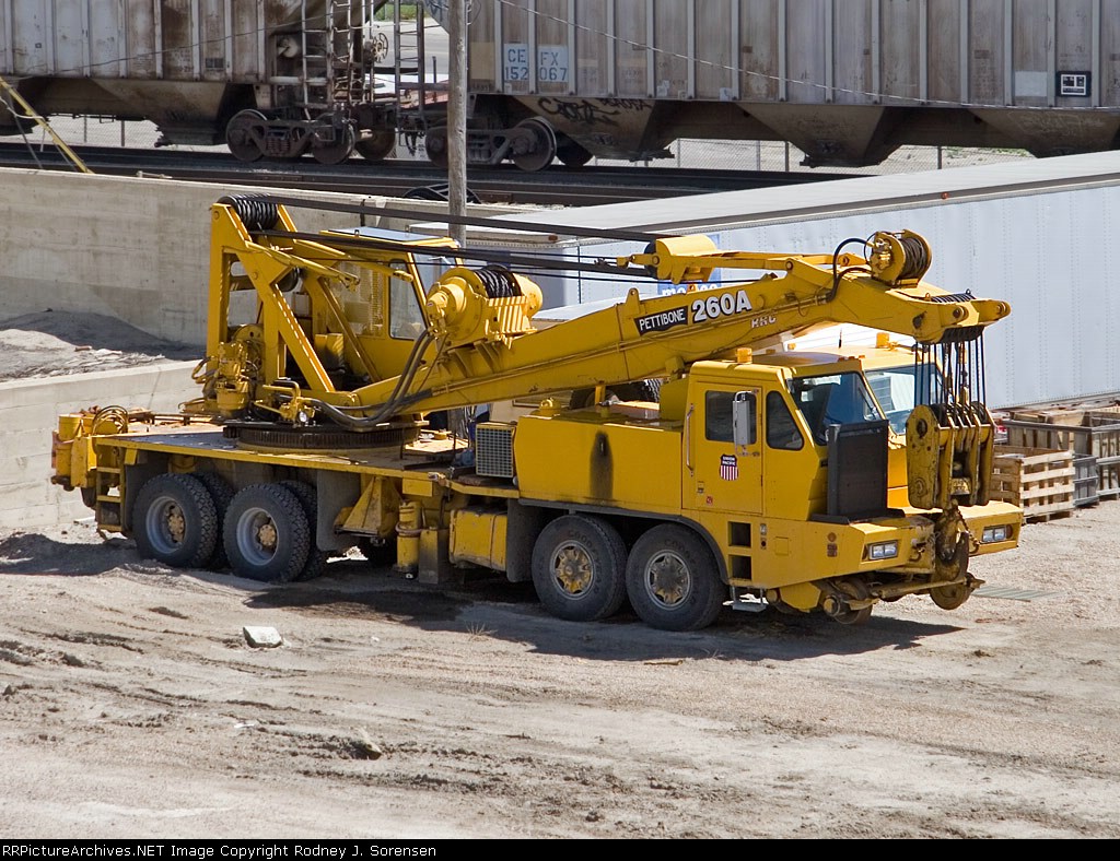Pettibone 260A HiRail Crane
