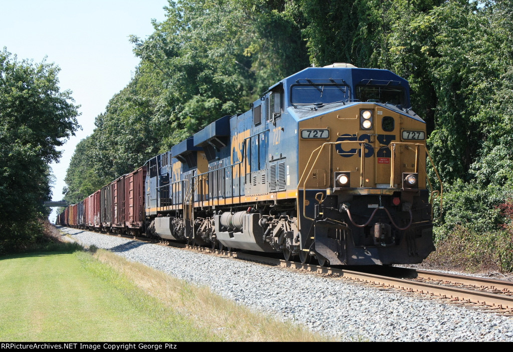 CSX 727 and train Q410