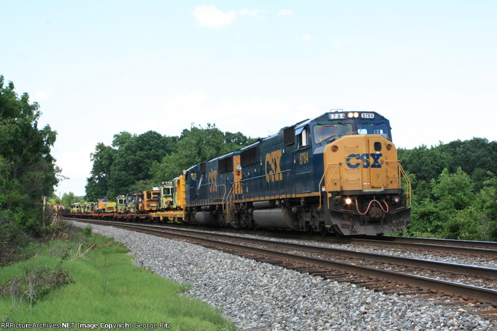 CSX 8784 and train W046