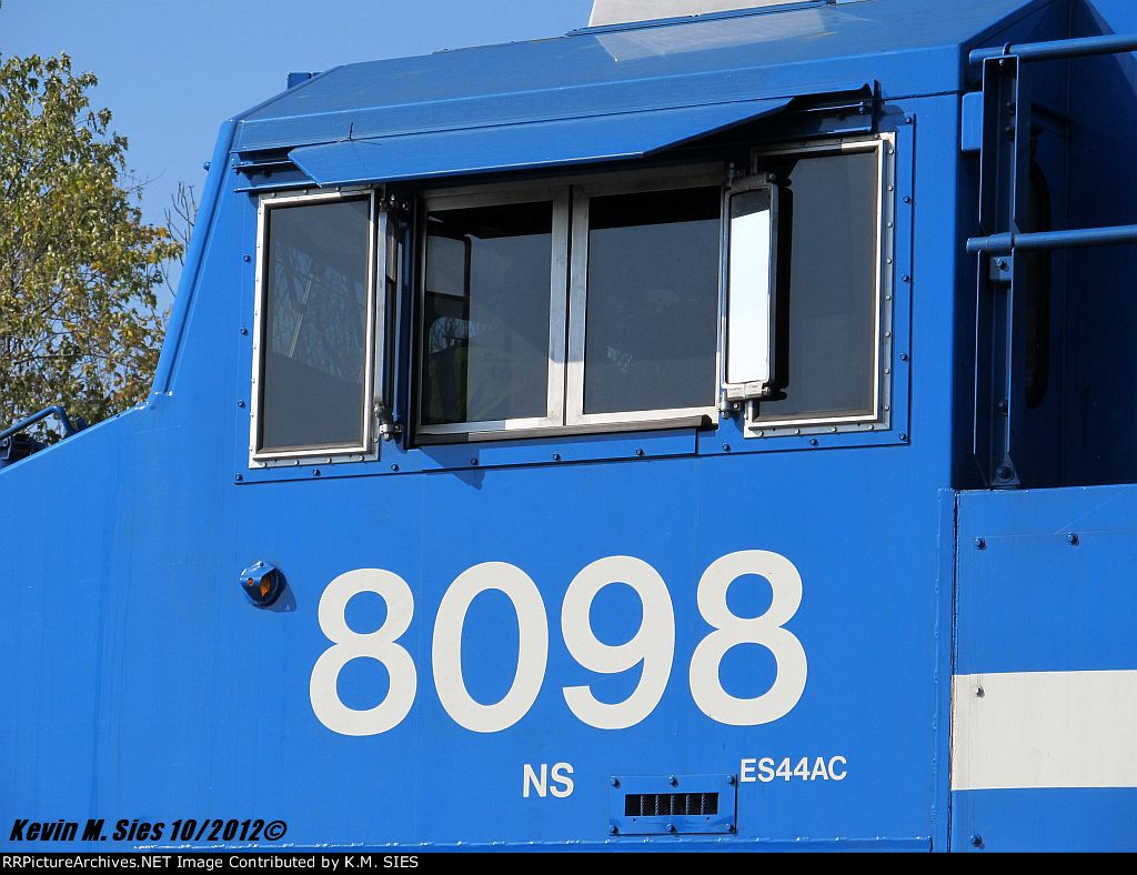 NS 8098 Cab