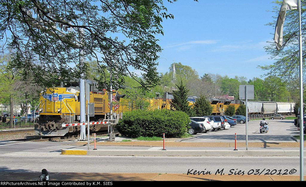 UP SD70ACe & 3 SD9043MACs lead UP MINNP-27