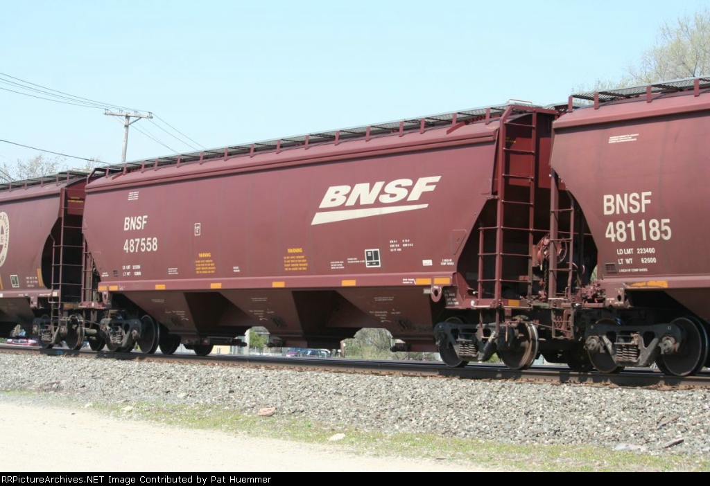 BNSF 487558