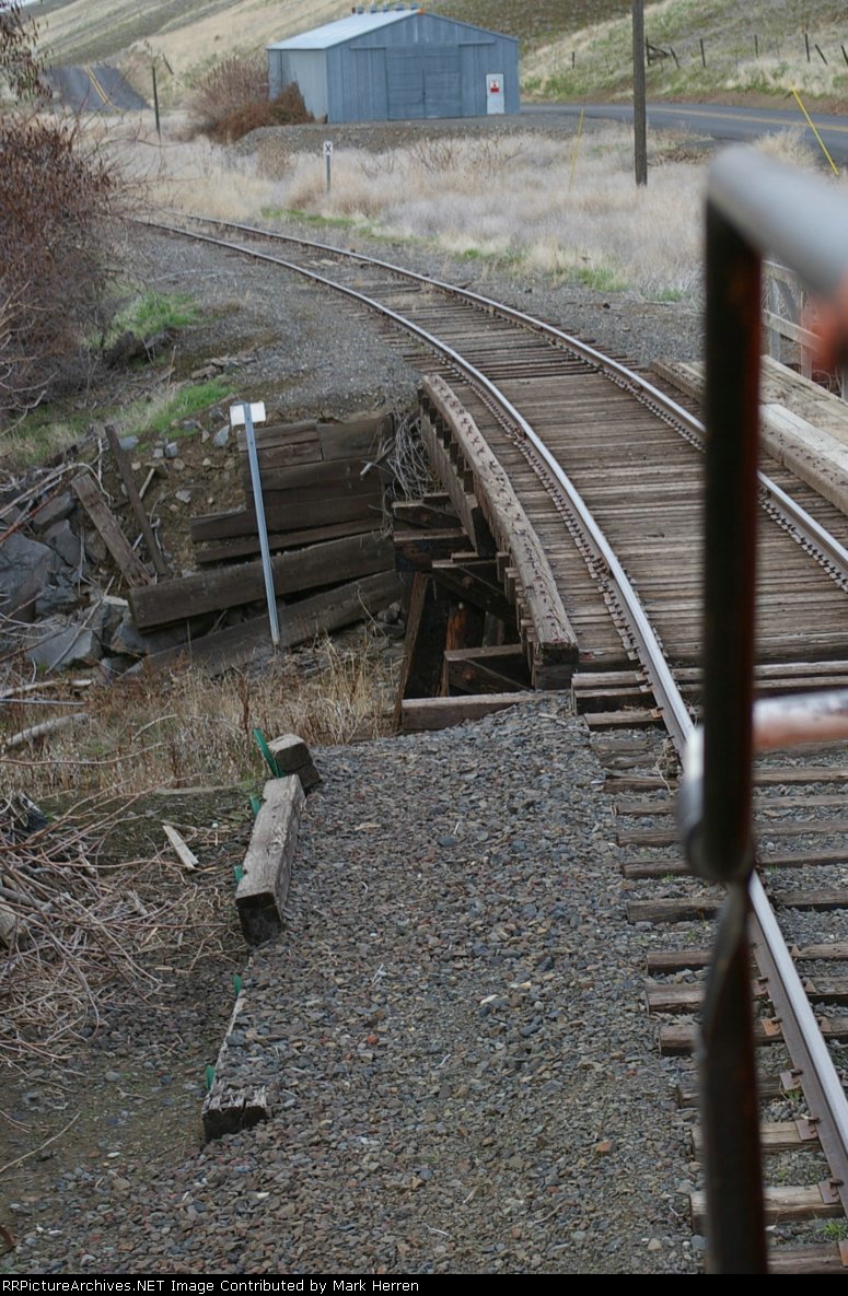 Over Dry Creek at 5mph