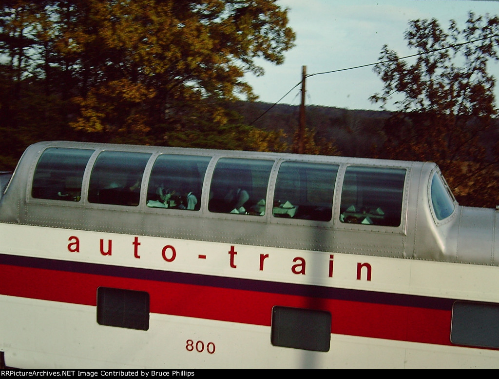 Closeup of Auto-train Dome Diner #800