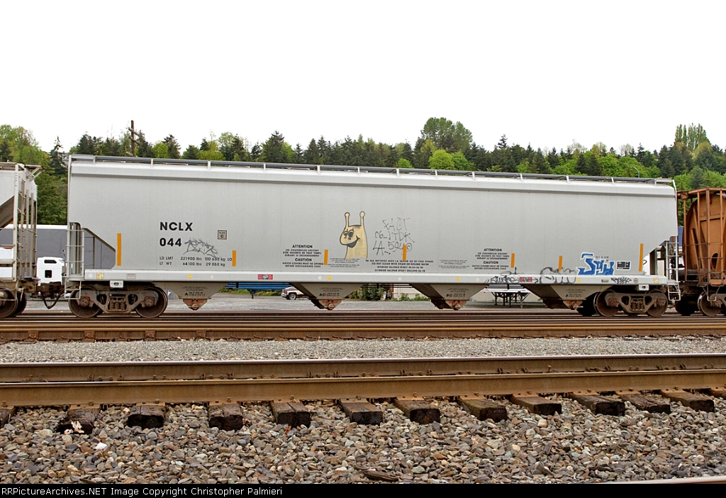 NCLX 044