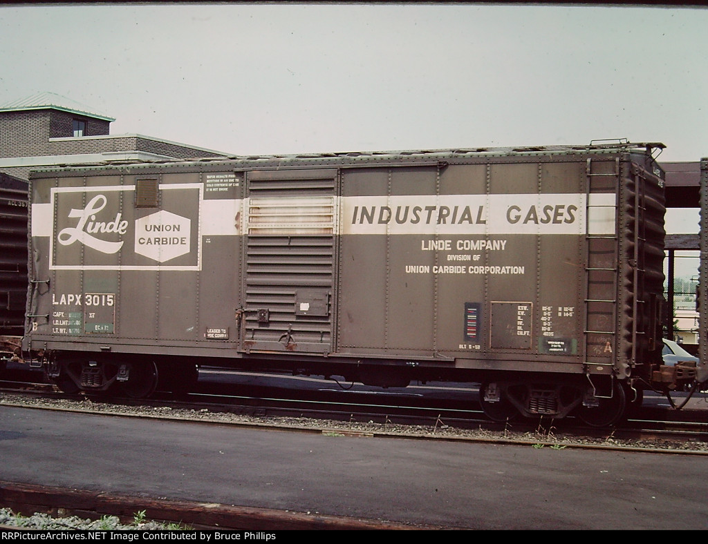 Linde Union Carbide boxcar - 1976