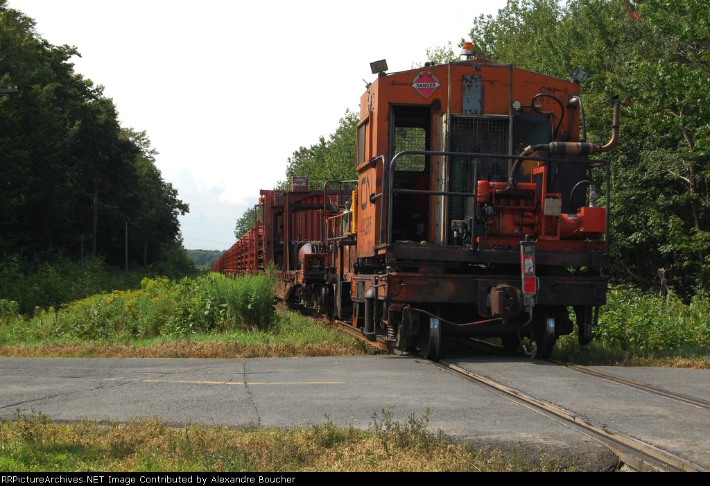 track trains machin to put track on the sides