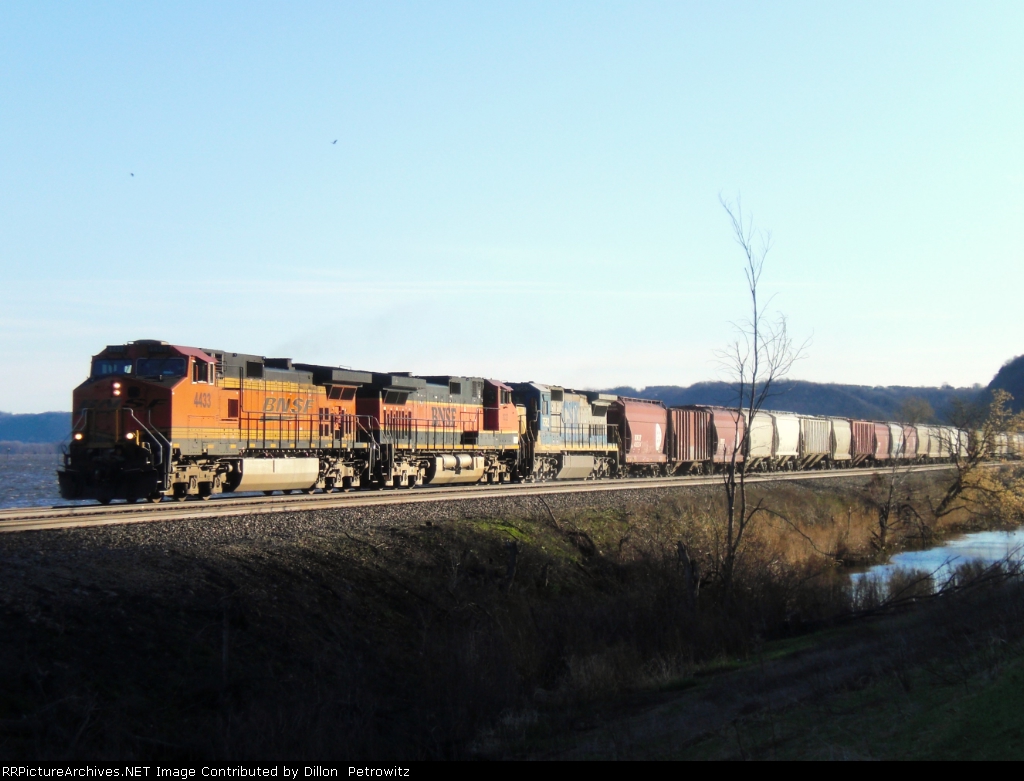 BNSF 4433