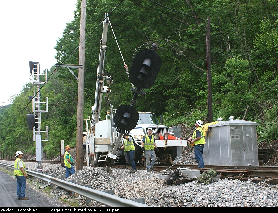 The e.a.s. at th west end of Alpine is lowered to the ground.