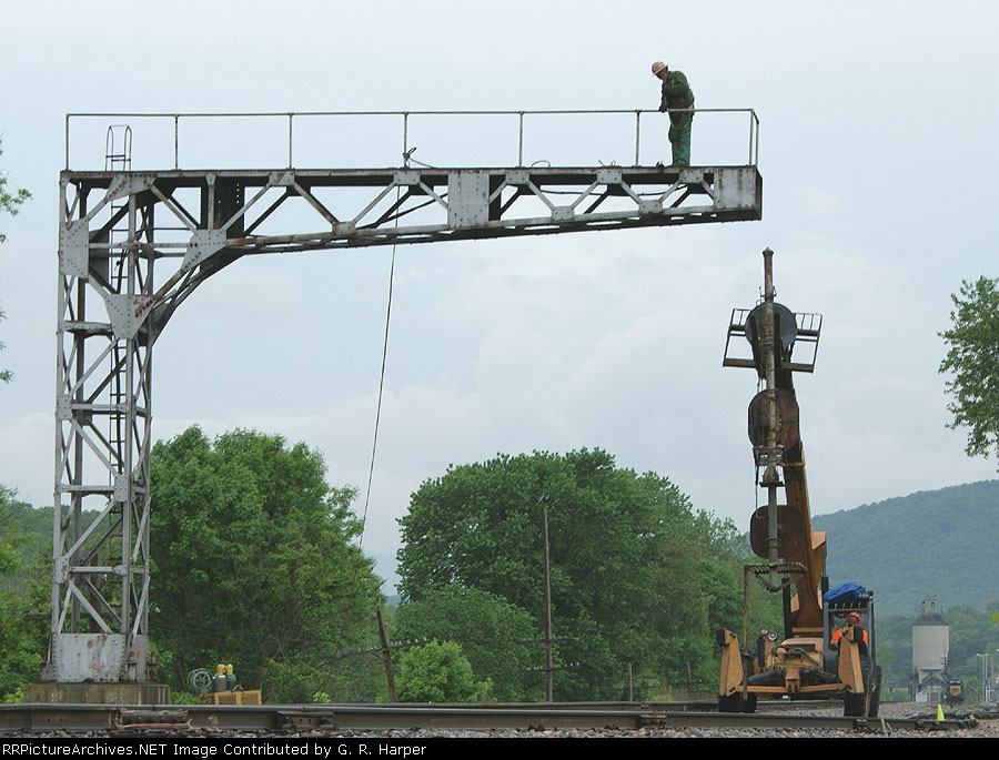 Second head comes down