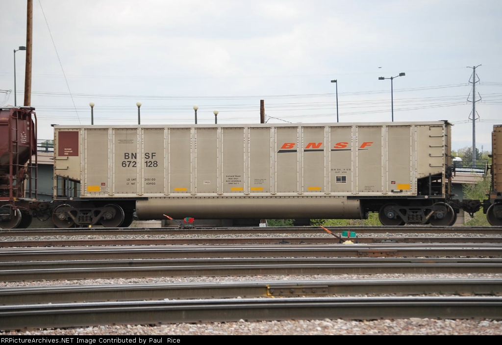 BNSF 672128