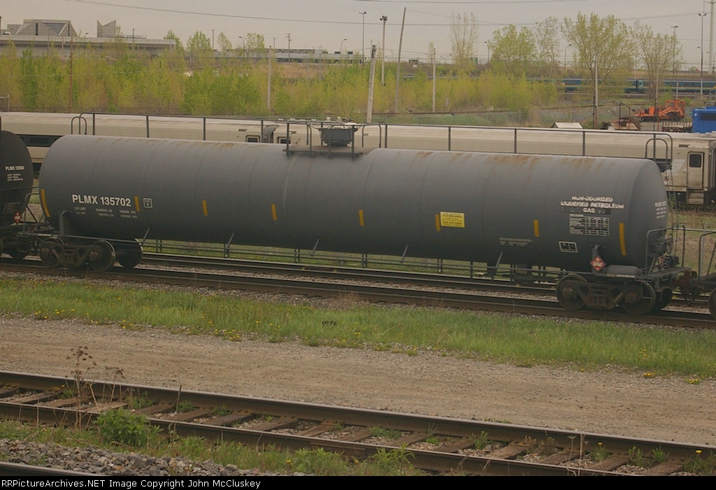 PLMX 135702