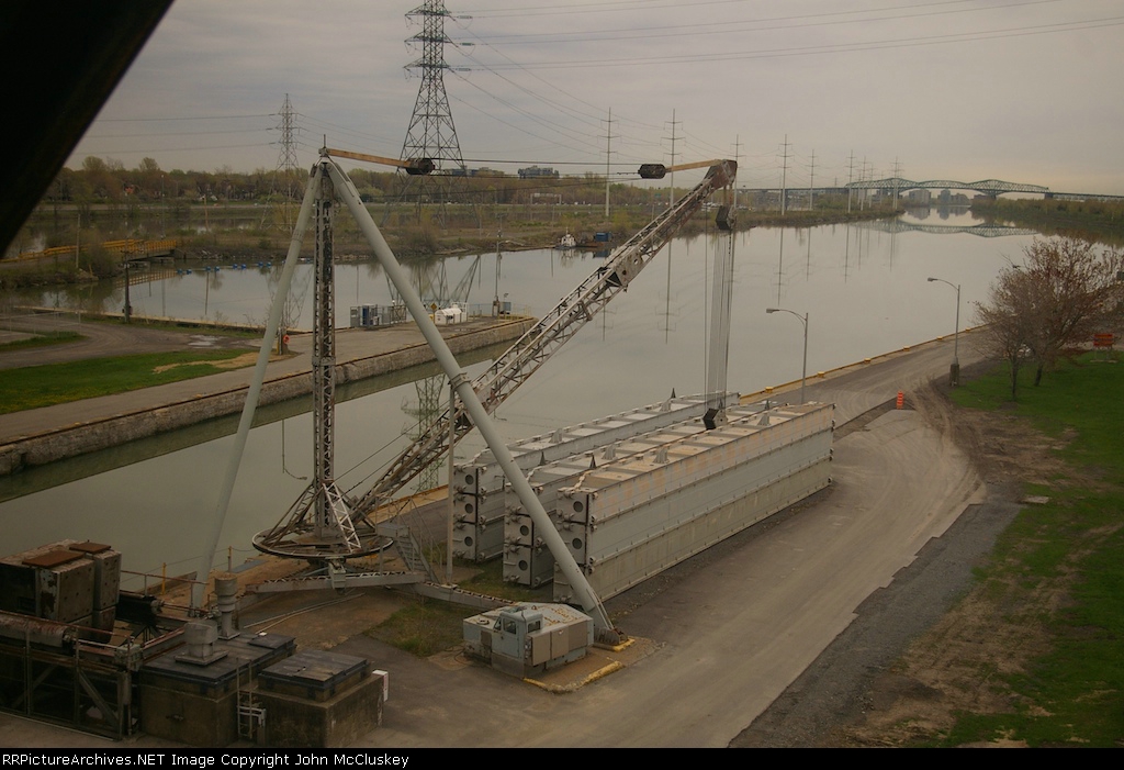 Seaway jib crane & gates