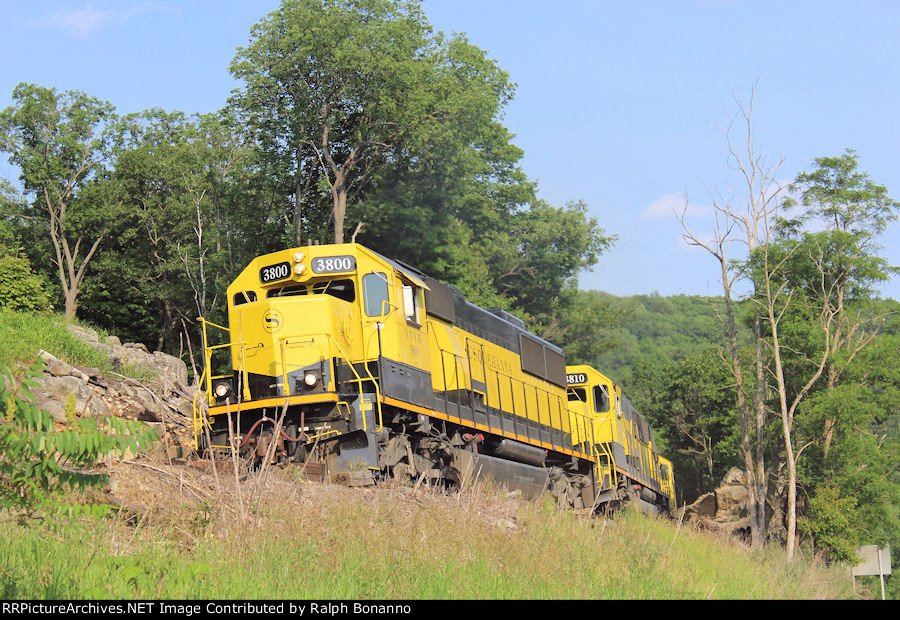 Westbound SU-99 along NJ Route 23 on a summer's afternoon