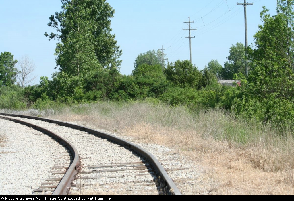 Aband crossing of the DT&I