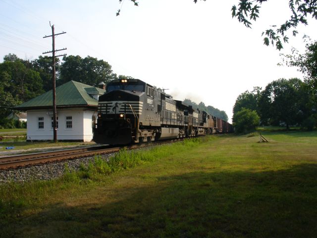 Northbound 38Q in the late afternoon sun