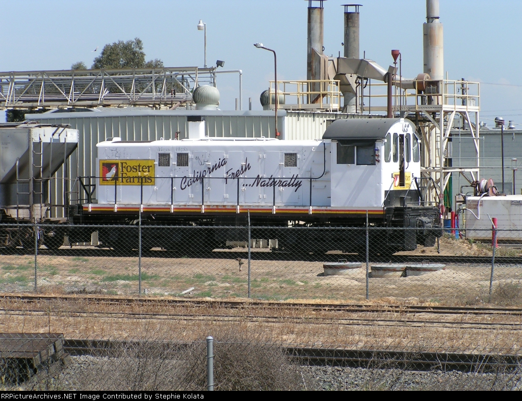 FOSTER FARM REMOTE CONTROLLED LOCO ALCO